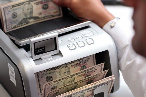 Dólar en Chile cierra con leve alza ante jornada de pesimismo en las bolsas mundiales