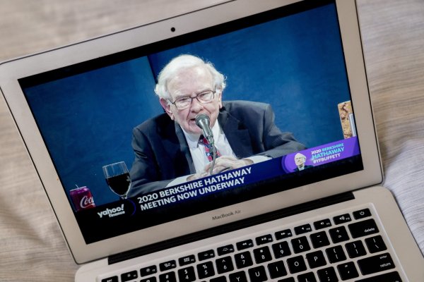 Warren Buffett anuncia que vendió todas las participaciones de Berkshire en aerolíneas de EEUU