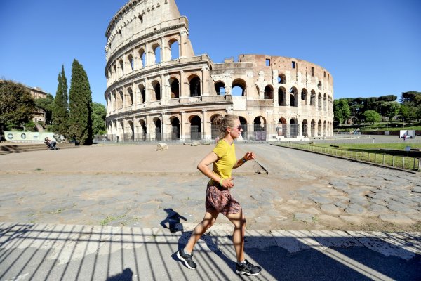Italia comienza cautelosamente a salir del encierro del coronavirus