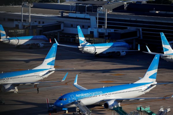 Aerolíneas Argentinas inicia fusión con Austral ante crisis generada por el coronavirus