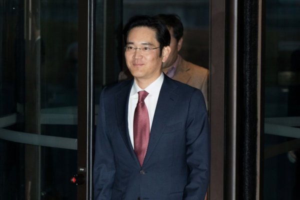 <p>Lee Jae-yong ha dirigido la compañía desde 2014, cuando su padre, el presidente Lee Kun-hee, sufrió un ataque al corazón.</p>