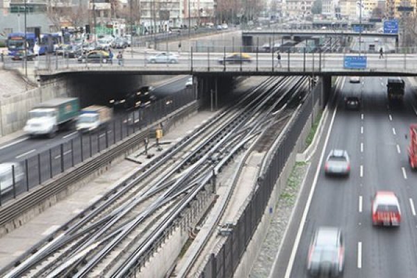 <p>Copsa, Vespucio Norte y Autopista Central se defienden por dichos del MOP sobre rebaja de tarifas de autopistas</p>