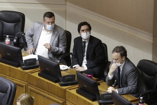 Senado aprueba veto presidencial e Ingreso Familiar de Emergencia queda listo para ser Ley