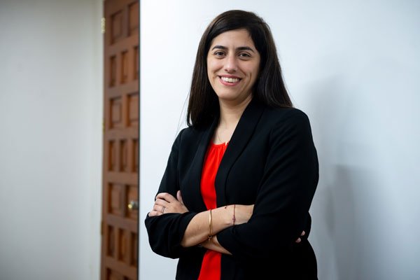 Alva, la ministra millennial que genera revuelo en Perú