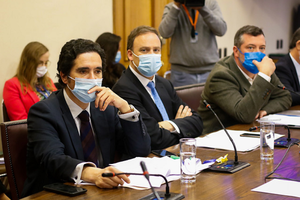 Alerta en el gobierno por casos de Covid-19: Briones y Ward a cuarentena preventiva, además de 23 senadores