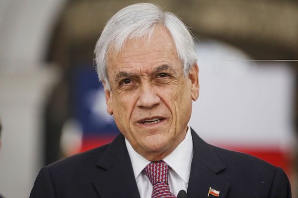 Piñera enfrenta críticas por entrega de cajas de alimentos: Para algunos "nada es suficiente"