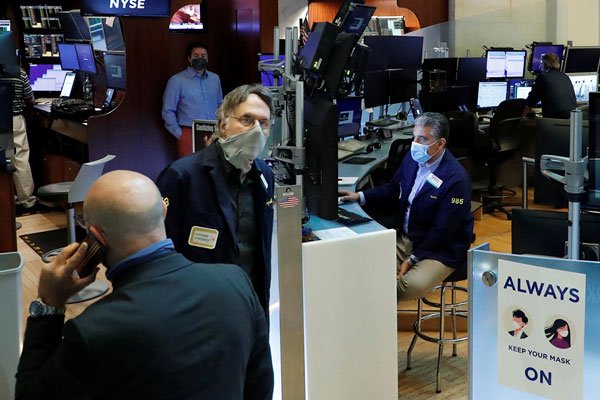 Fondos de EEUU recortan cobro de comisiones a sus aportantes