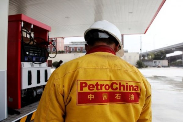 El petróleo toca máximos de tres meses con el impulso de la OPEP+ y China