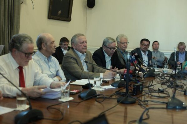Grupo de expertos ligado a la centroizquierda reprueba propuesta hecha por el Gobierno: “Aún no dimensionan adecuadamente la magnitud de la crisis”