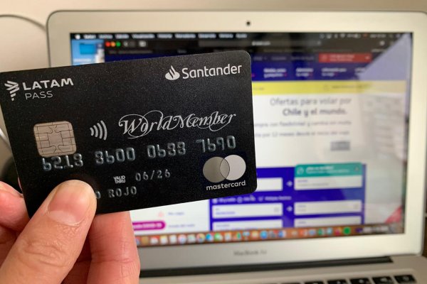 <p>Santander y Latam Airlines celebraron en febrero las bodas de plata de la alianza.</p>