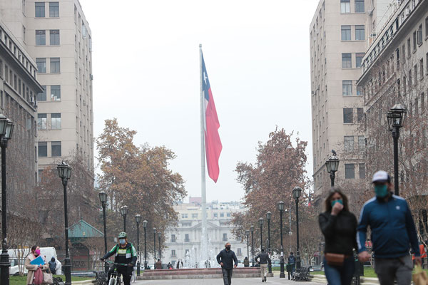 OCDE: Economía de Chile caería más de 7% este año si se produce un segundo brote de Covid-19