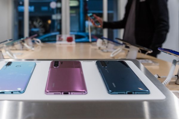 Importaciones de celulares se desploman 45% por la pandemia