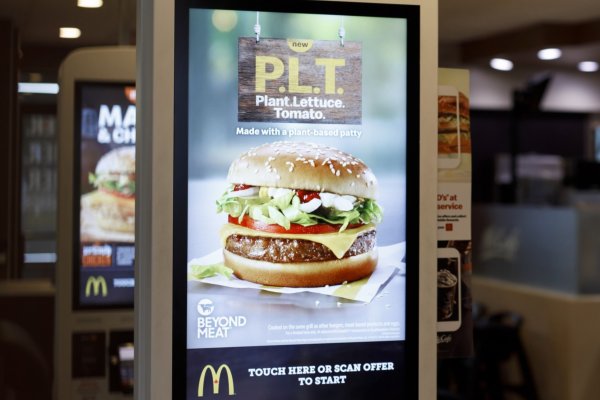 Beyond Meat hunde sus dientes en Europa con una nueva fábrica en Holanda