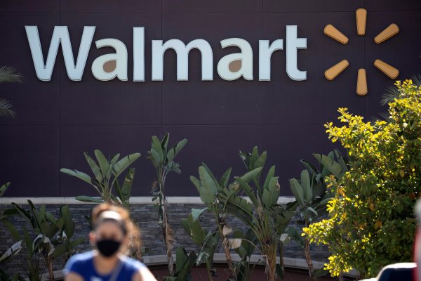 Walmart entra de lleno en la carrera contra Amazon, a través de alianza con Shopify