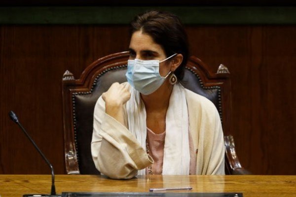 Ministra Zaldívar cierra la puerta definitivamente a la posibilidad de que el Ejecutivo modifique el posnatal