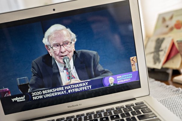 Subexpuesto en tecnología, sobreexpuesto en bancos: ¿Perdió Warren Buffett su toque?