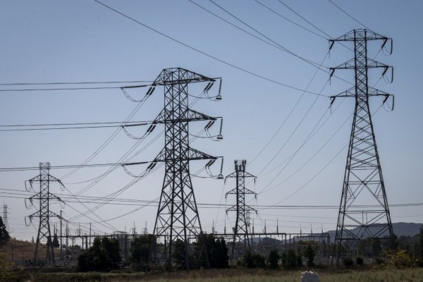 Transelec y Celeo acuden al Panel de Expertos en conflicto por devolución de US$ 142 millones a las generadoras eléctricas