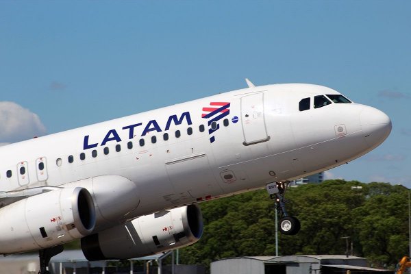 Gremio de pilotos argentinos contra Latam: piden que empresa no se lleve los aviones