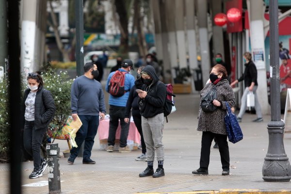 Nuevo informe de la UDD revela que movilidad en la Región Metropolitana aumentó durante la última semana