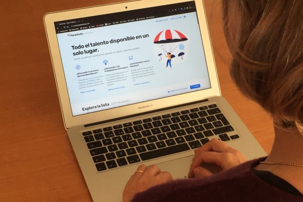 Plataforma laboral gratuita creada para enfrentar el desempleo por coronavirus en EEUU, aterriza en Chile
