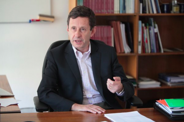 José de Gregorio por retiro anticipado de pensiones: "Lo que se hace en muchos países es otorgar un préstamo de ese fondo"