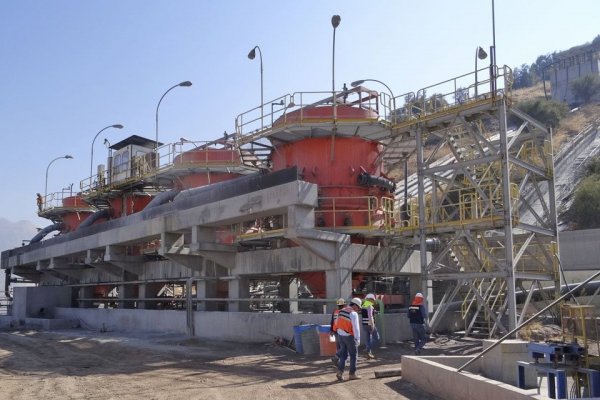 Minería reacciona al Covid-19: Codelco deja de utilizar el aeropuerto de Calama