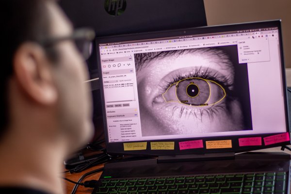TOC Biometrics avanza en verificación de identidad y detección de consumo de alcohol y drogas a través del iris