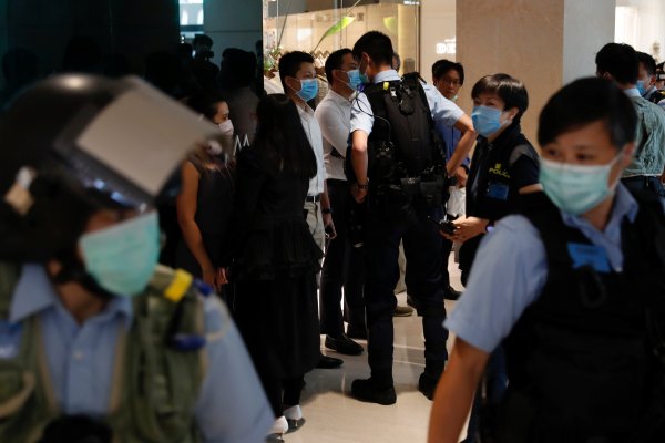 Actividad de China sigue mejorando en junio y Beijing promulga ley de seguridad nacional para Hong Kong