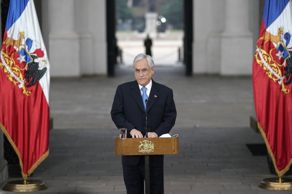Piñera descarta veto y promulga ley que limita reelección de autoridades
