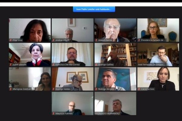 Valdés y Vergara entre economistas que se suman al debate sobre usar o no los fondos de AFP para paliar la crisis económica