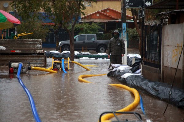 Lluvias disminuyen déficit hídrico, pero frente de mal tiempo deja 200 damnificados