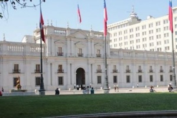 La Moneda definió avanzar en veto a servicios básicos sin afectar beneficios