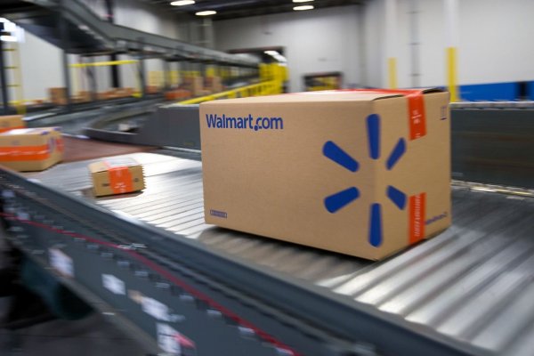 Walmart potencia la carrera contra Amazon con suscripción de delivery exclusiva