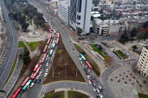 Último reporte de movilidad de la UDD evidencia que desplazamientos en Región Metropolitana siguen aumentando
