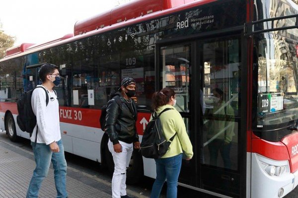 Transantiago: Gobierno adelanta la última salida de los buses para evitar episodios de vandalismos