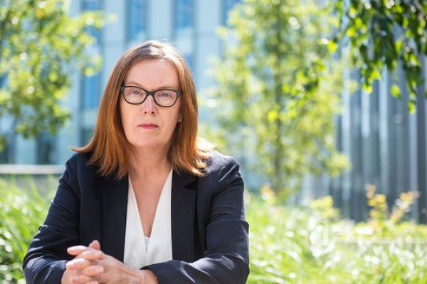Sarah Gilbert: la científica que lidera la carrera de Oxford por encontrar una vacuna contra el Covid-19