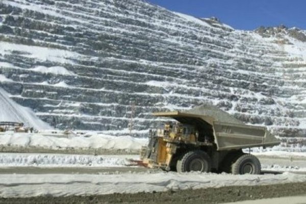 Anglo American anota leve alza en producción de cobre al segundo trimestre