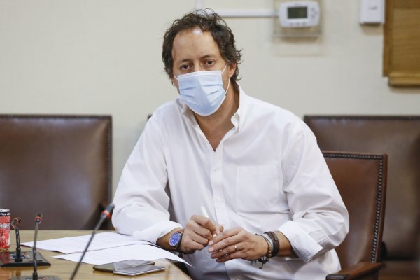 ¿Un día sin IVA en Chile? Diputado RN pide replicar medida tomada en Colombia para reactivar economía