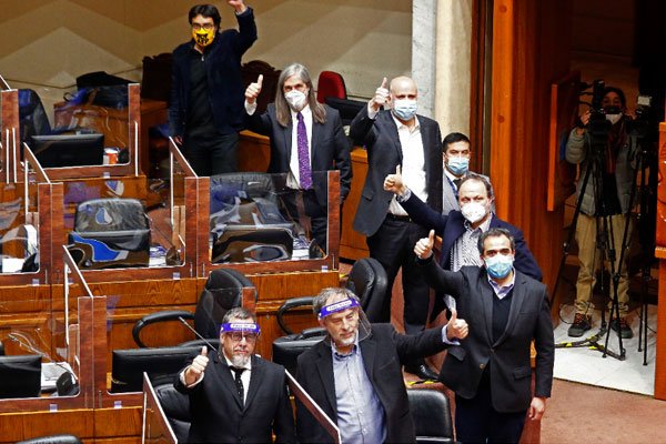 Senado aprueba el retiro de fondos de las AFP y proyecto debe ser ratificado hoy por la Cámara de Diputados