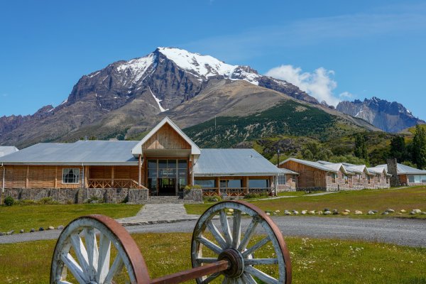 Hotel de Torres del Paine apuesta por tecnología para llevar la trazabilidad de salud de sus huéspedes