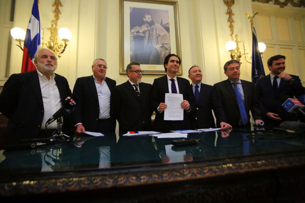 Gobierno y oposición analizan retomar el debate tributario tras superar la pandemia