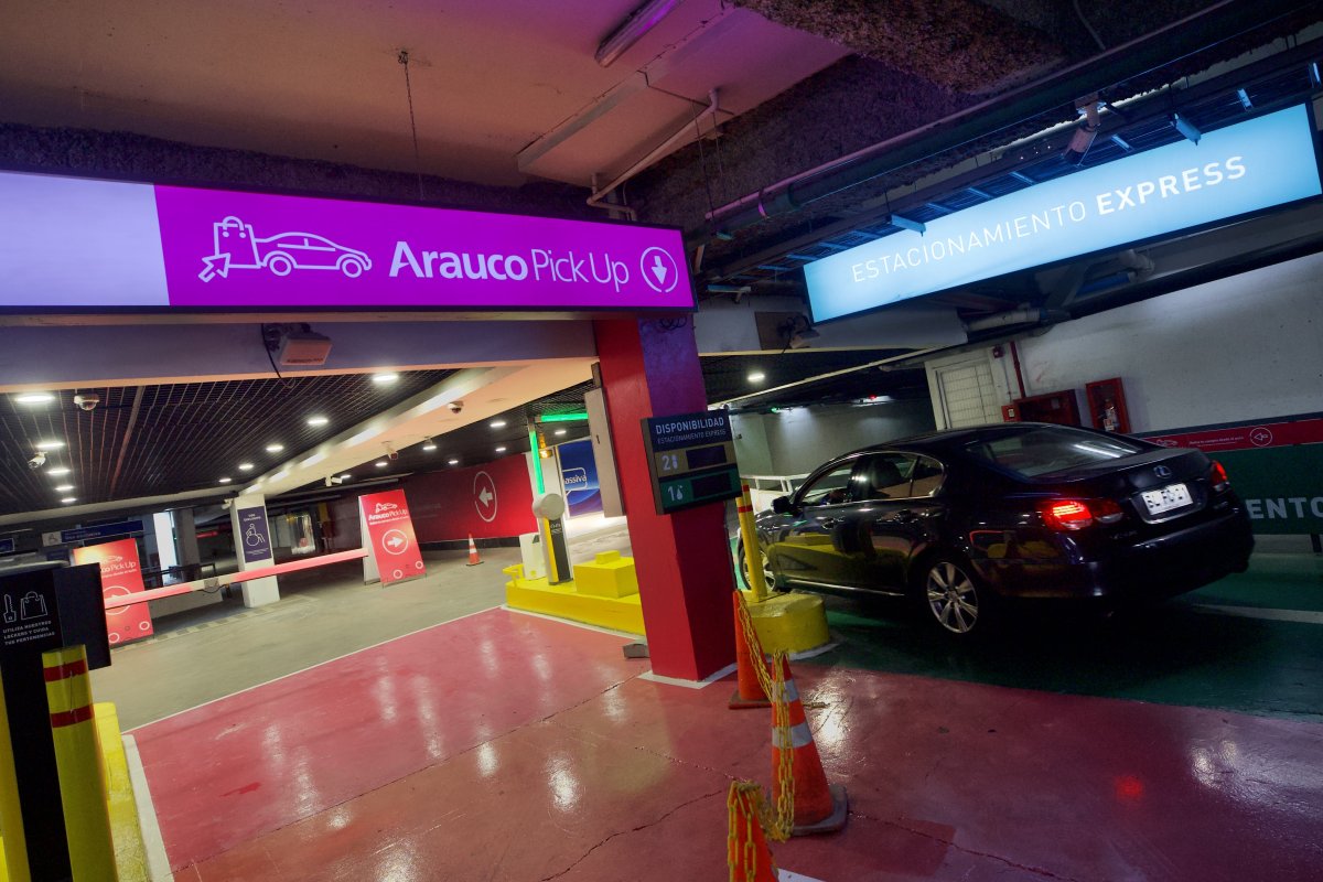 <p>Parque Arauco lanza oficialmente sistema para comprar en línea y retirar productos sin bajarse del auto</p>