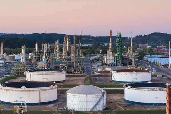 ENAP comienza a poner en marcha refinería del Biobío tras dos meses de mantención