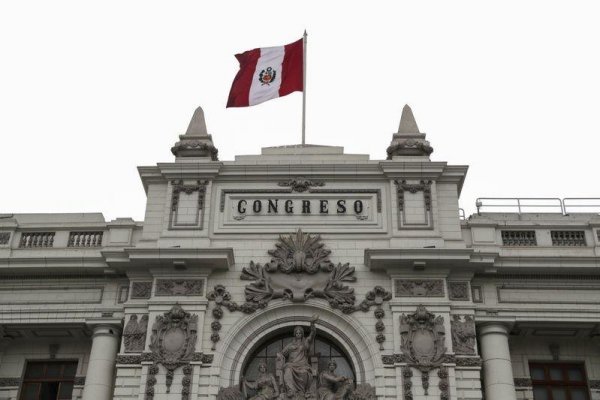 Bonos peruanos caen tras respaldo a más retiros desde los fondos de pensiones
