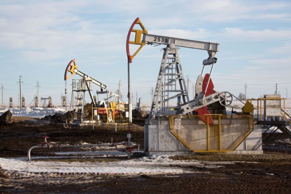 Ganancias de petrolera Aramco se desploman