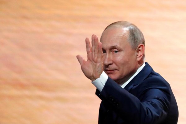 Putin dice que Rusia ha registrado la primera vacuna contra la COVID-19 en el mundo