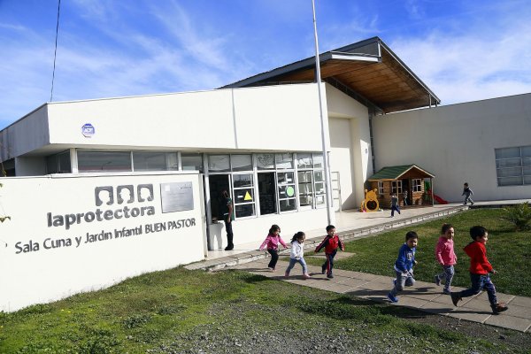 La fórmula de la centenaria Protectora de la Infancia para sortear las crisis país y anticipar los riesgos que vienen