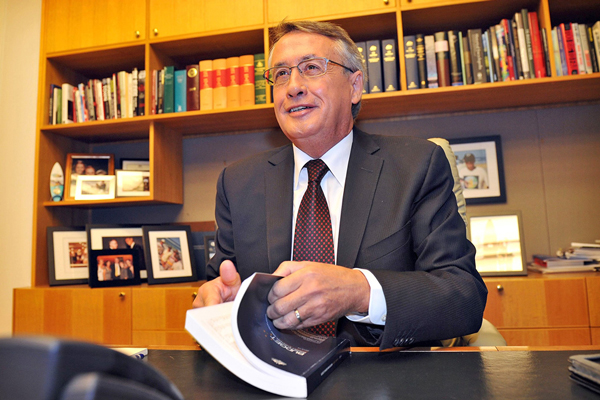 Extesorero de Australia, Wayne Swan: “No se hace progresivo un sistema tributario solo promoviendo un impuesto a la riqueza”