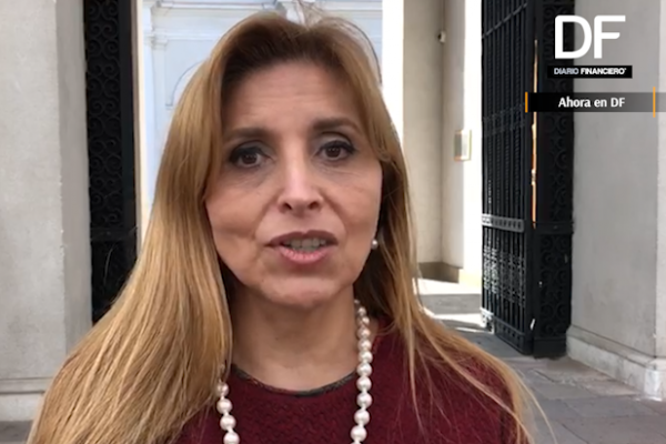 <p>Ahora en DF: Gobierno publica bases de licitación de red 5 G en Chile</p>