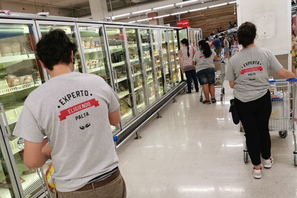 <p>Cencosud reconoció que en e-commerce debía avanzar más rápido, por lo que se asoció con Cornershop. Foto: Agencia Uno </p>